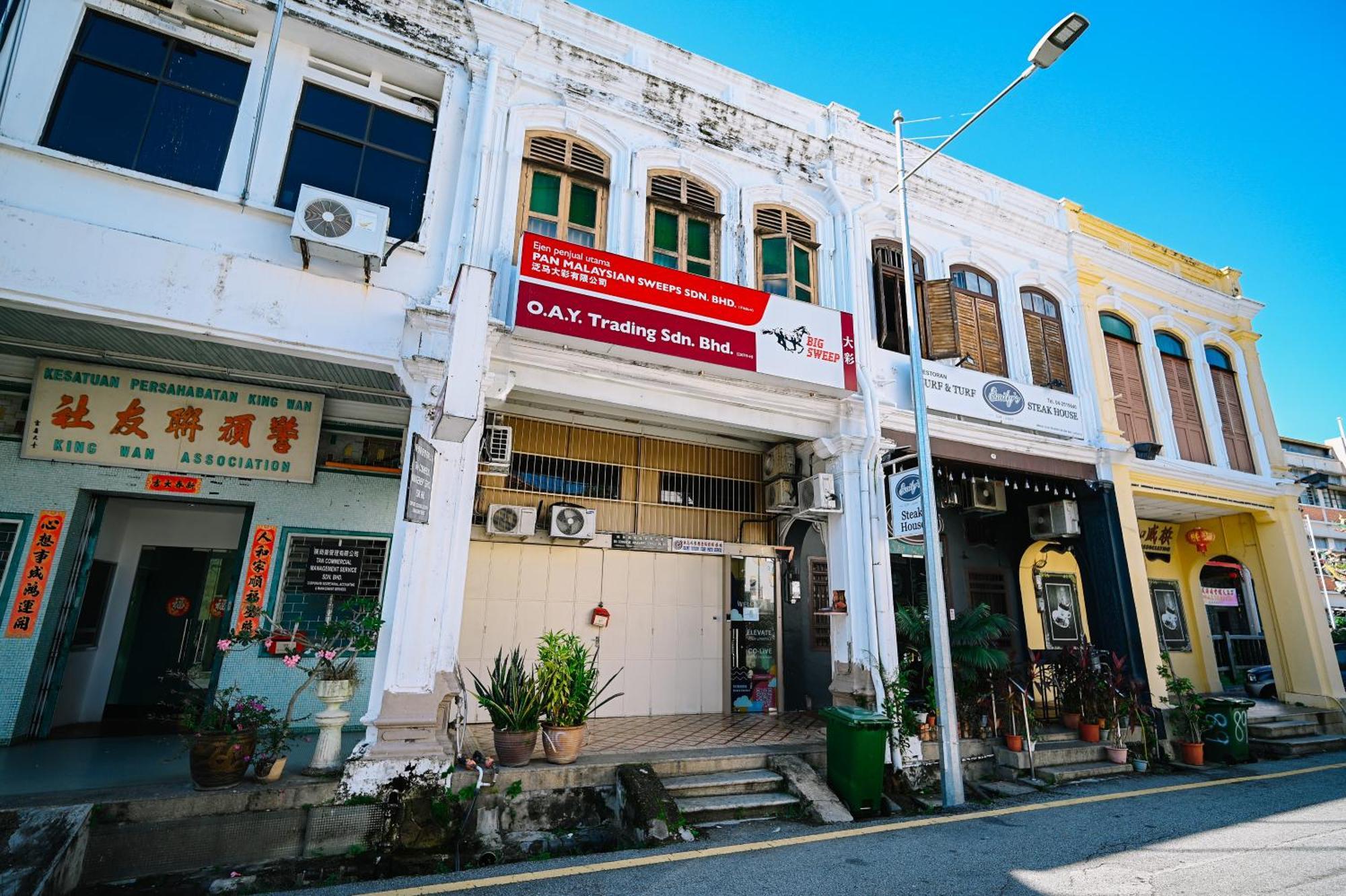 Swing & Pillows - 87 Muntri, Penang ジョージタウン エクステリア 写真